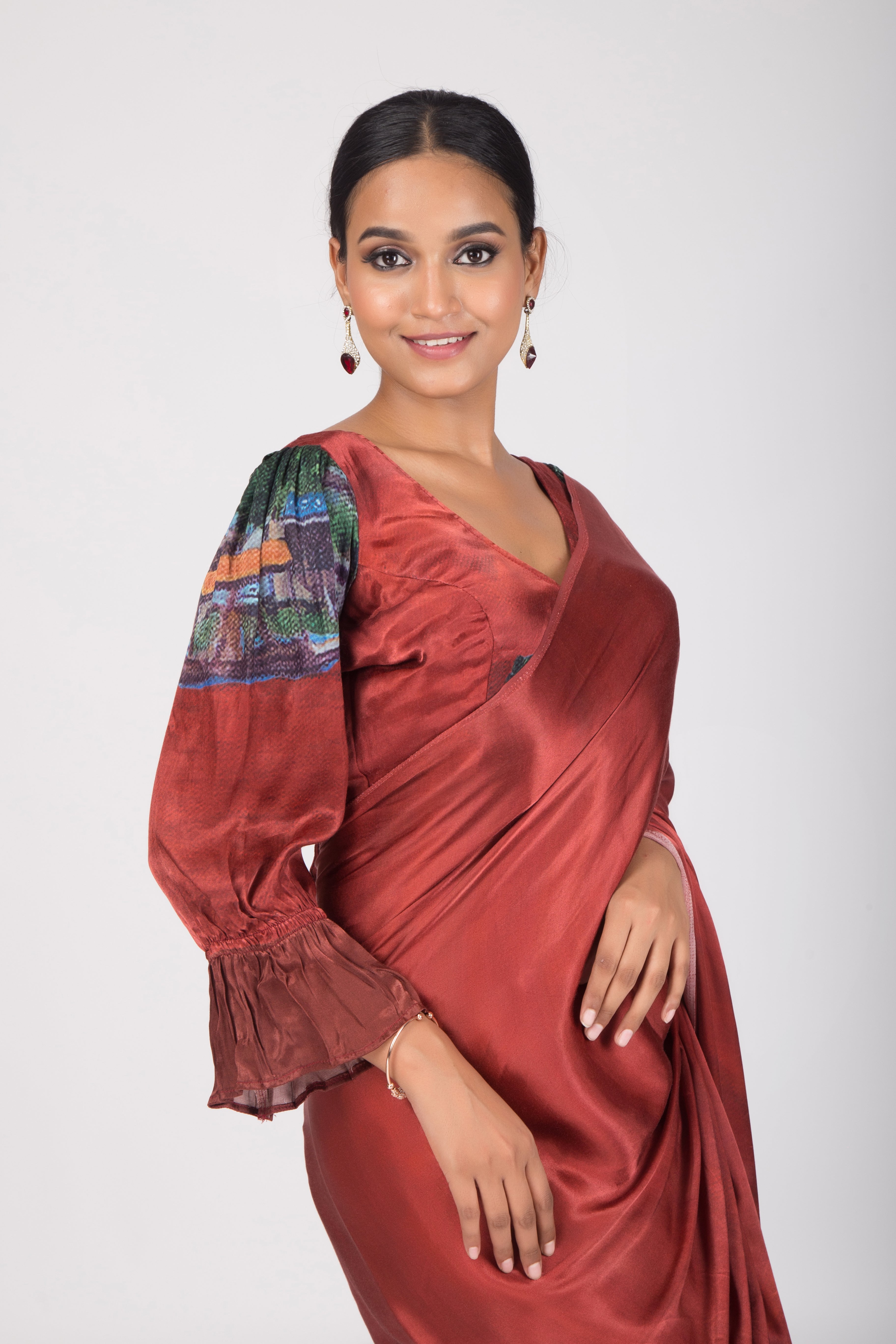 Reflections of Tranquility - Gaji Silk Saree & Unstitched Blouse Set - Red