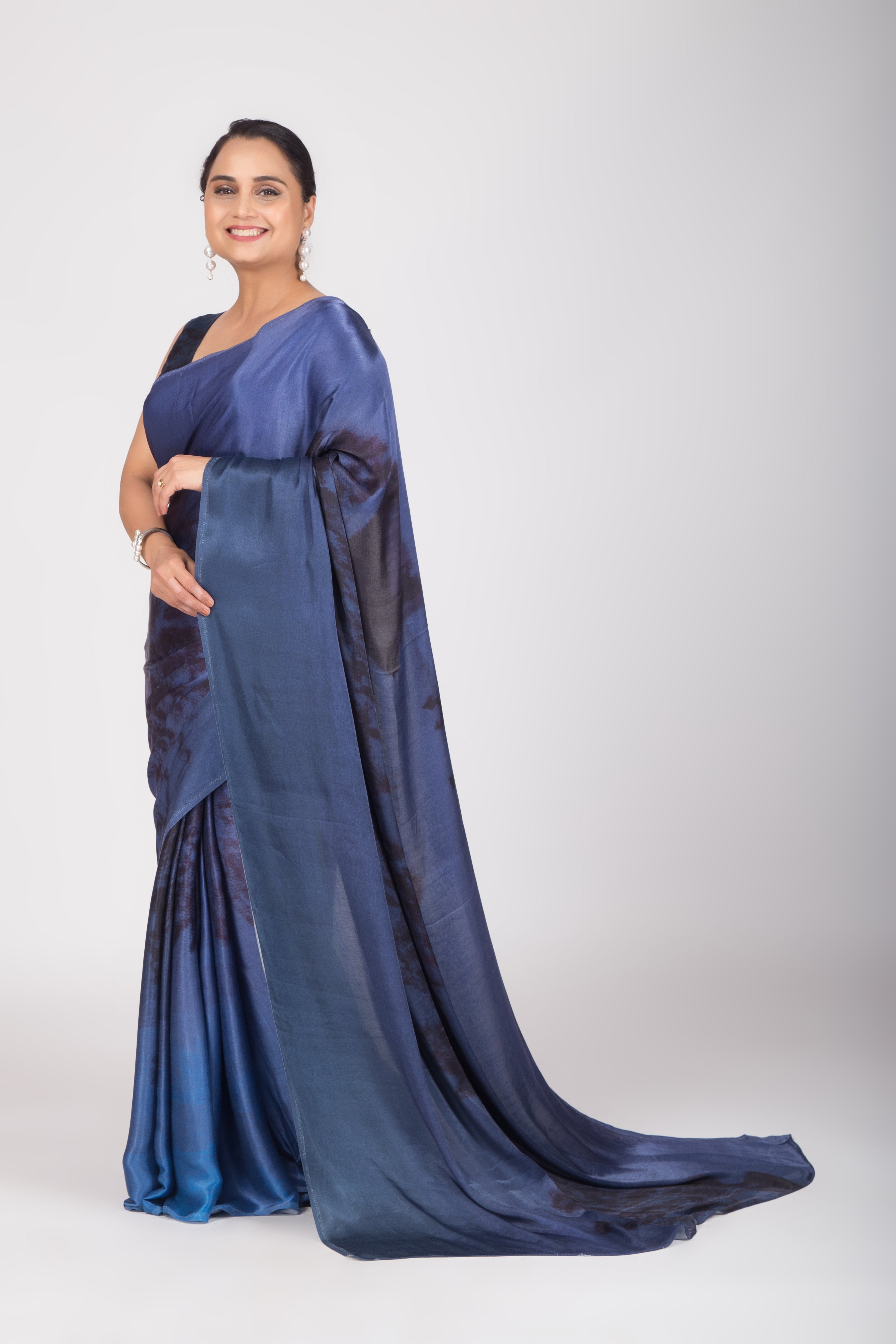 Hearth and Frost - Gaji Silk Saree & Unstitched Blouse Set - Blue